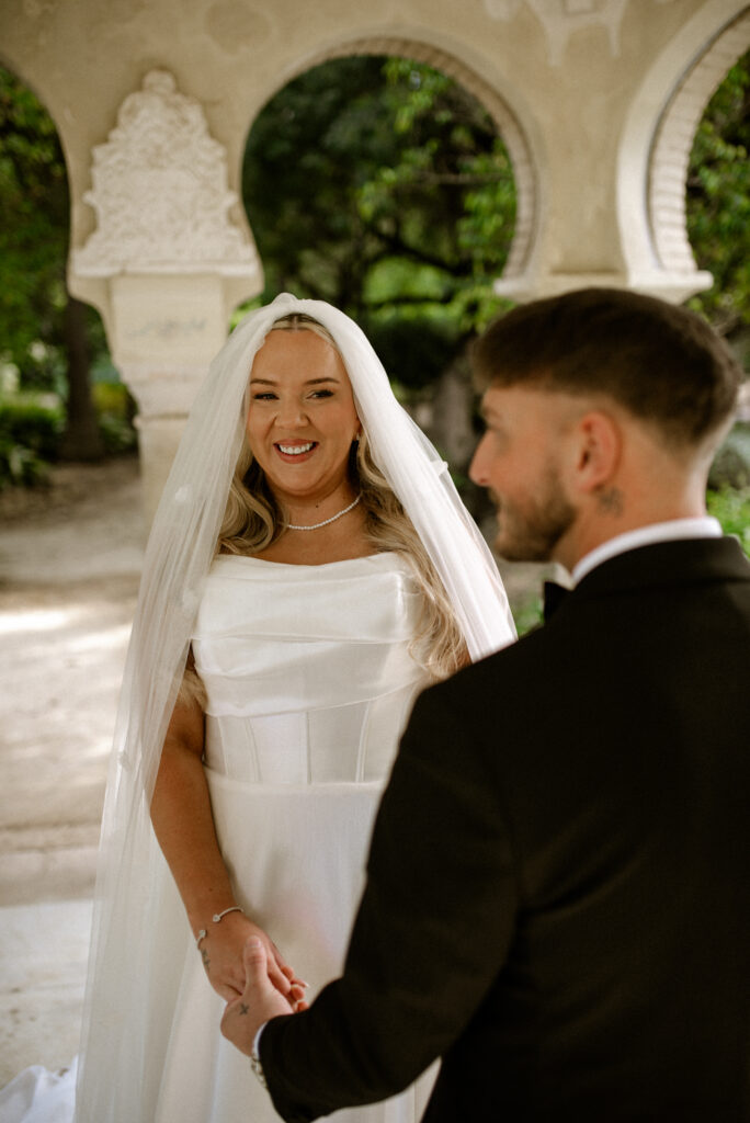 Elopement in Seville